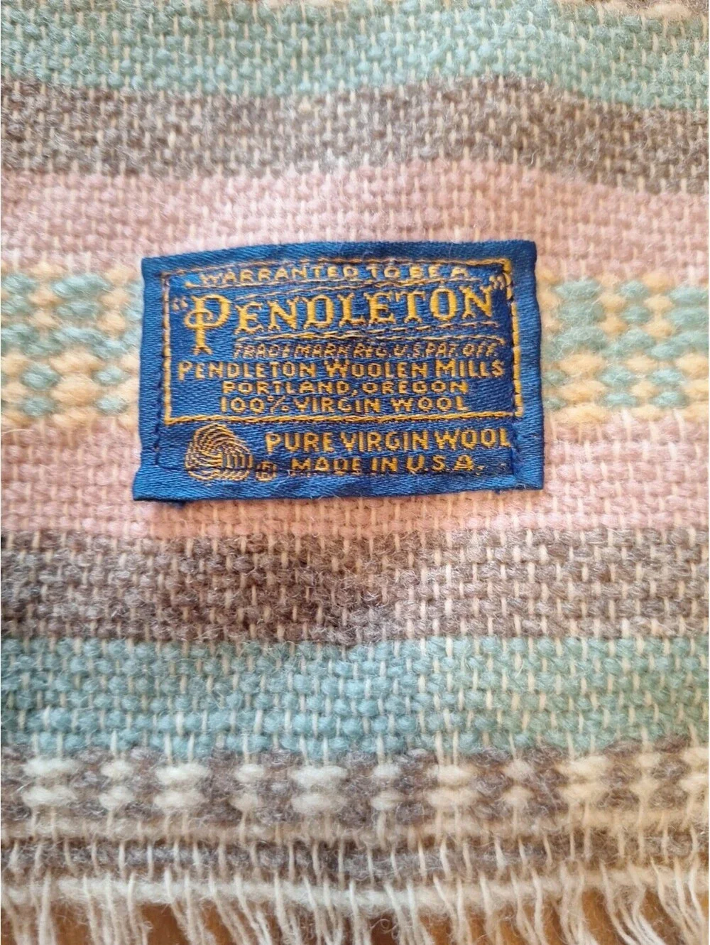 Wool, Vintage Pendleton Blanket, Throw Blanket, Fringed, Rare Pattern. Collector